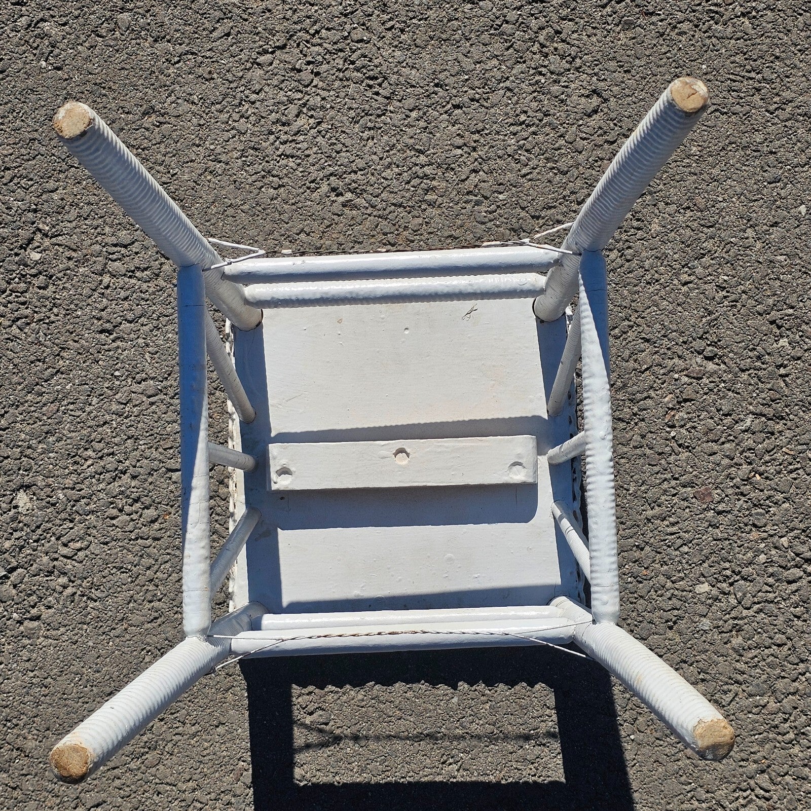 Petite Vintage White Wicker Side Table / Stool / Plant Stand 17.5"H