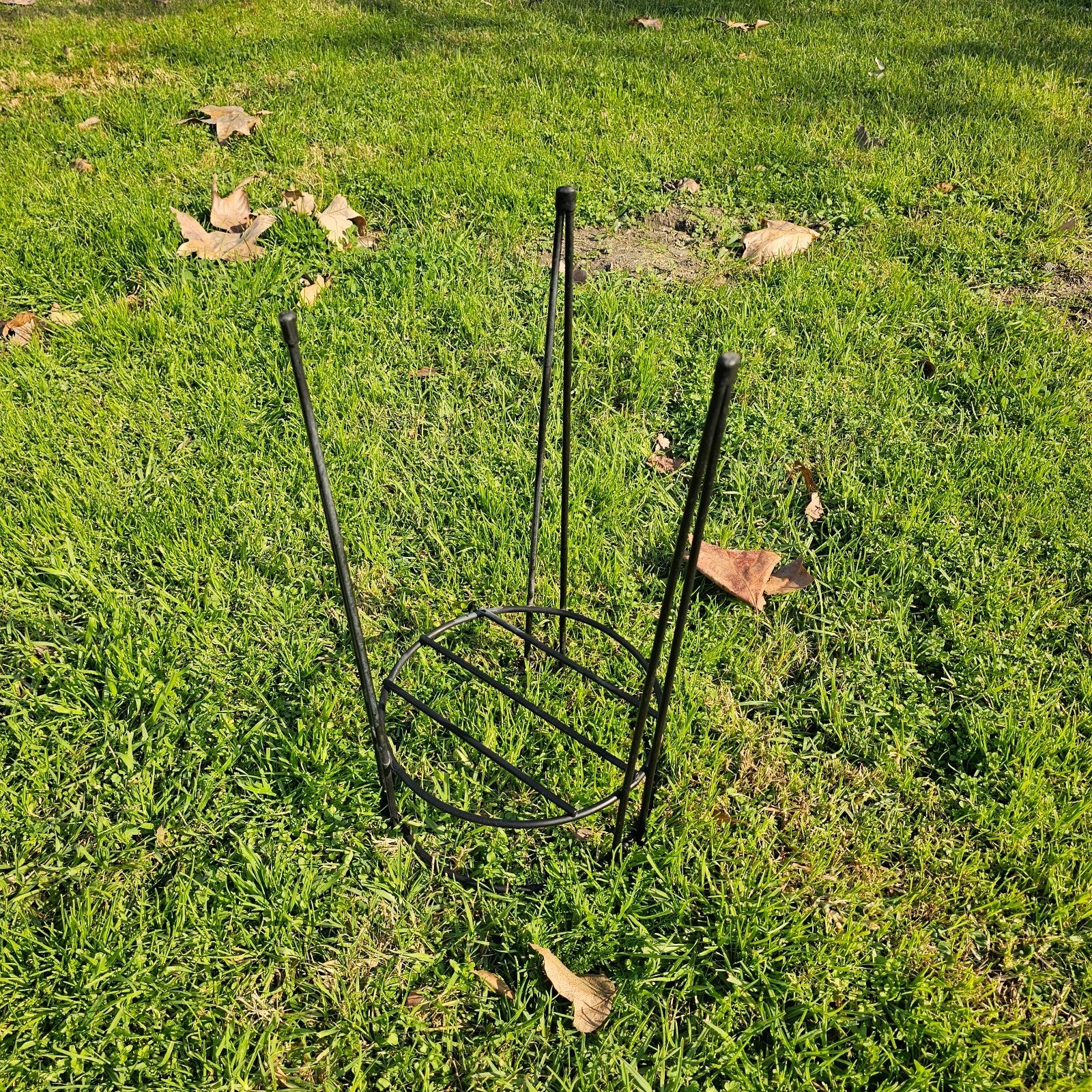Black Metal Wire Plant Stand 21"H
