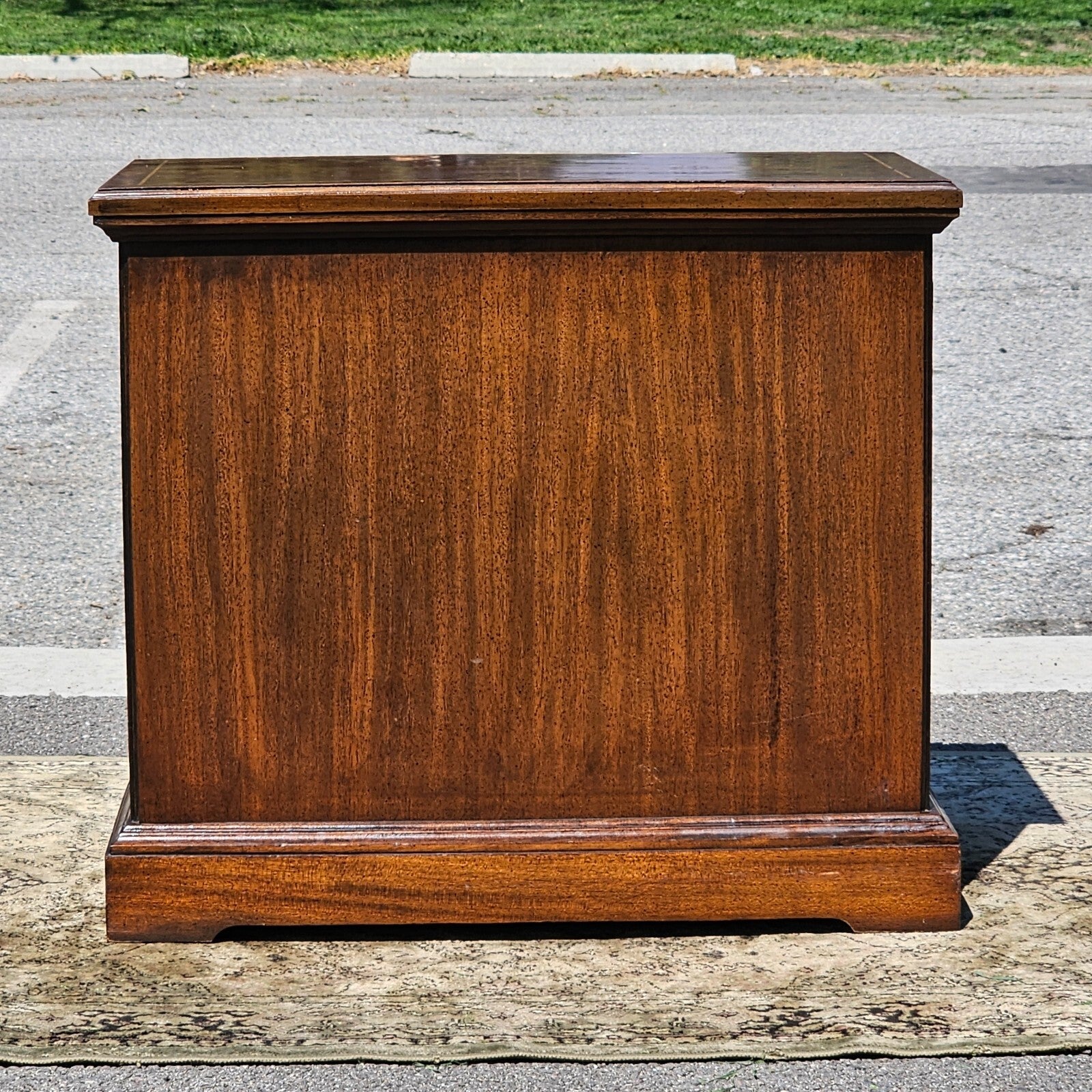 Brandt Furniture Mahogany Nightstand with Dual-Front Drawer 24"L x 15"W x 21"H