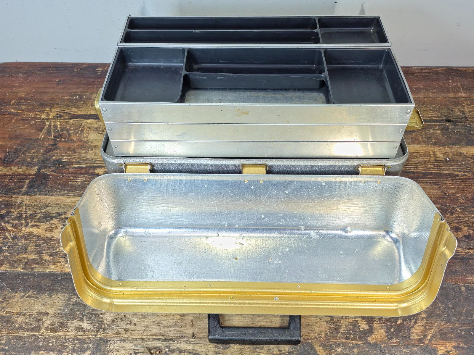Vintage UMCO 1000A Aluminum Tackle Box 1960s 7-Tray Fishing Lure Case USA