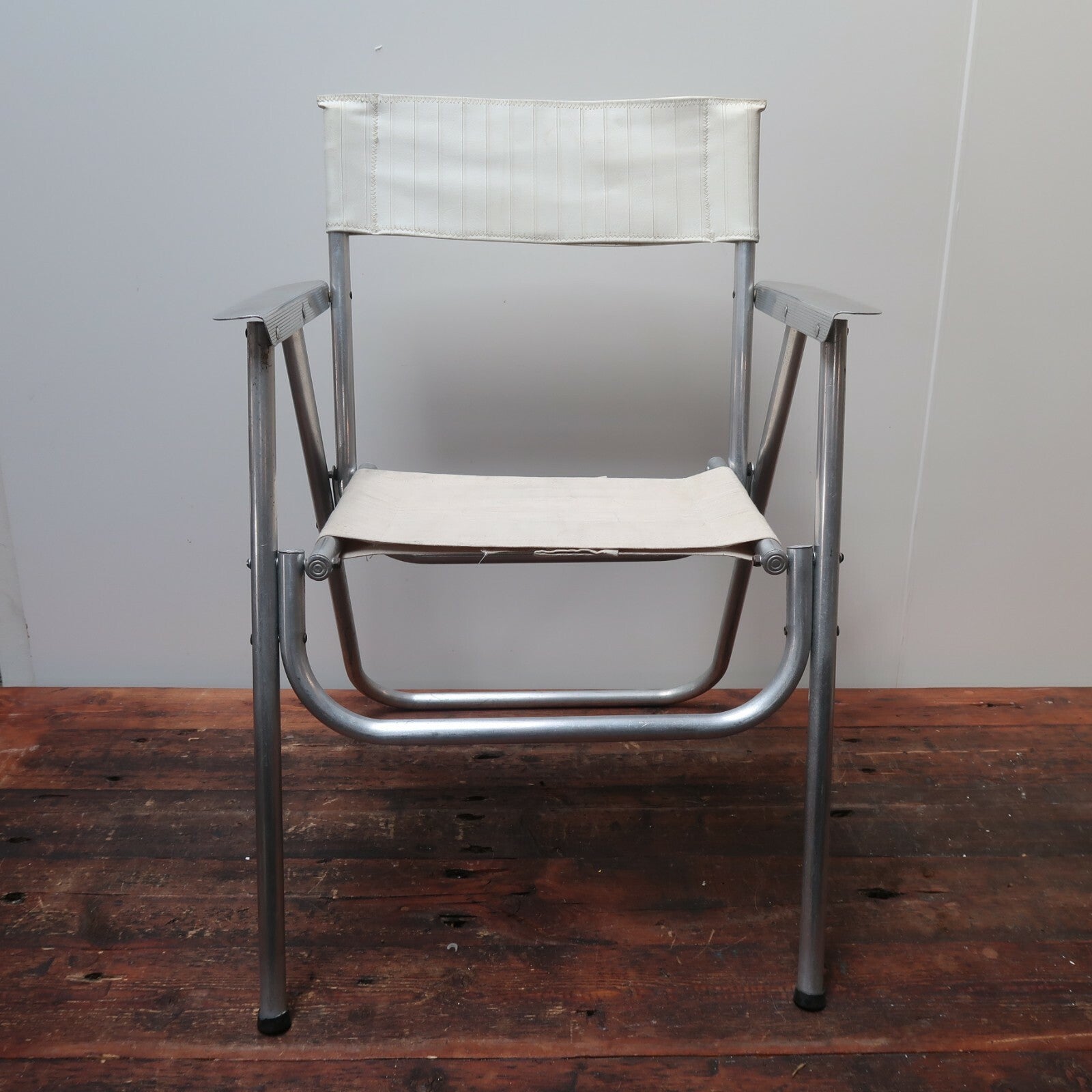 Vintage Aluminum Lawn Beach Chair With Canvas Seat