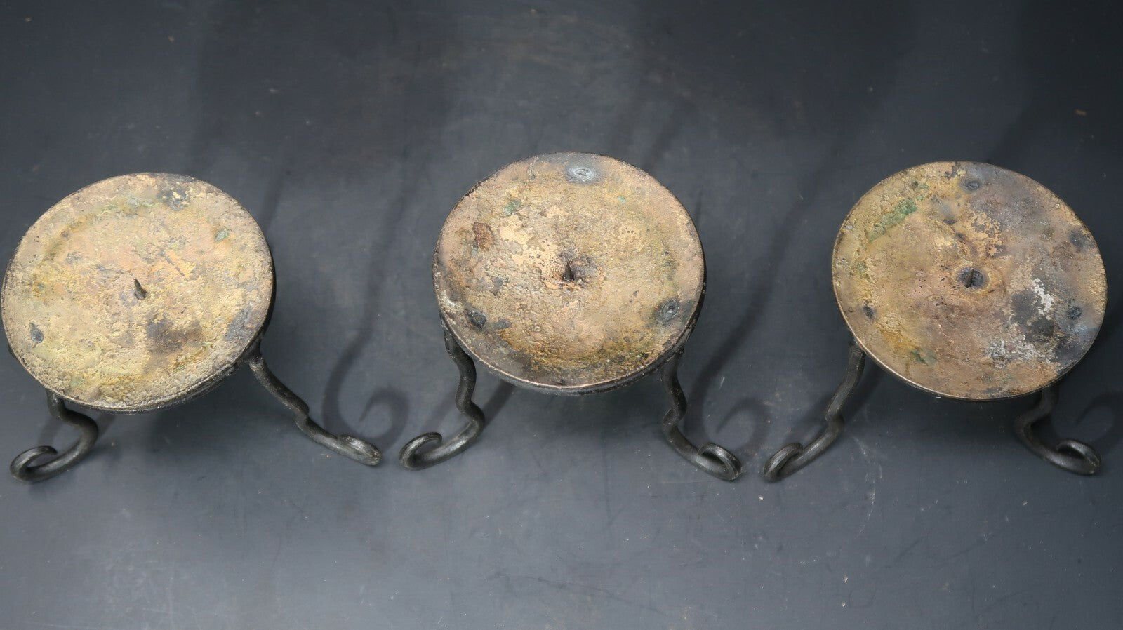 Set of 3 Rustic Metal Candle Holders with Scroll Legs Table Top Candle Holders