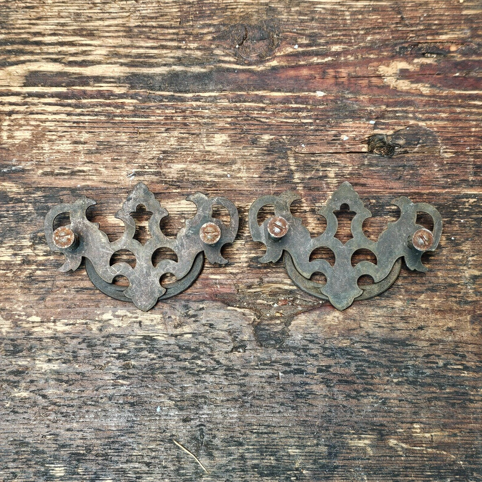 Set of 2 Vintage Rustic Drawer Pulls (B)