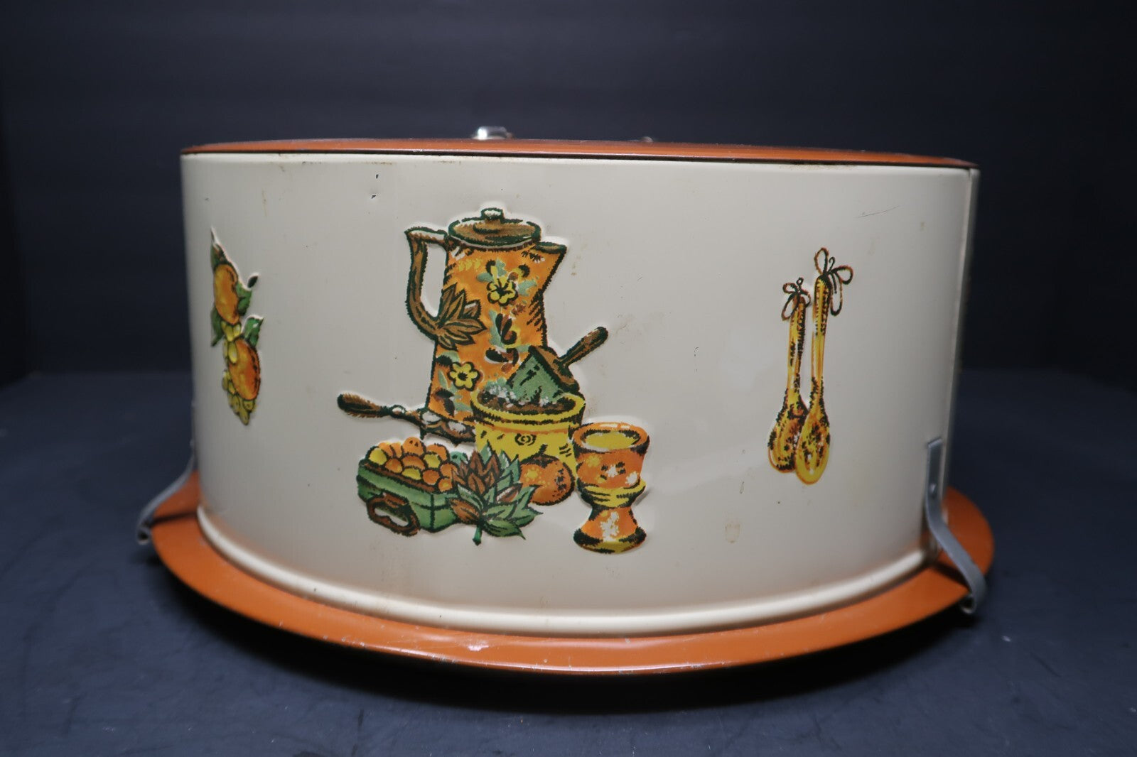 Decoware Metal Cake Pie Carrier Tin 11.5" x 11.5" x H 5.5"