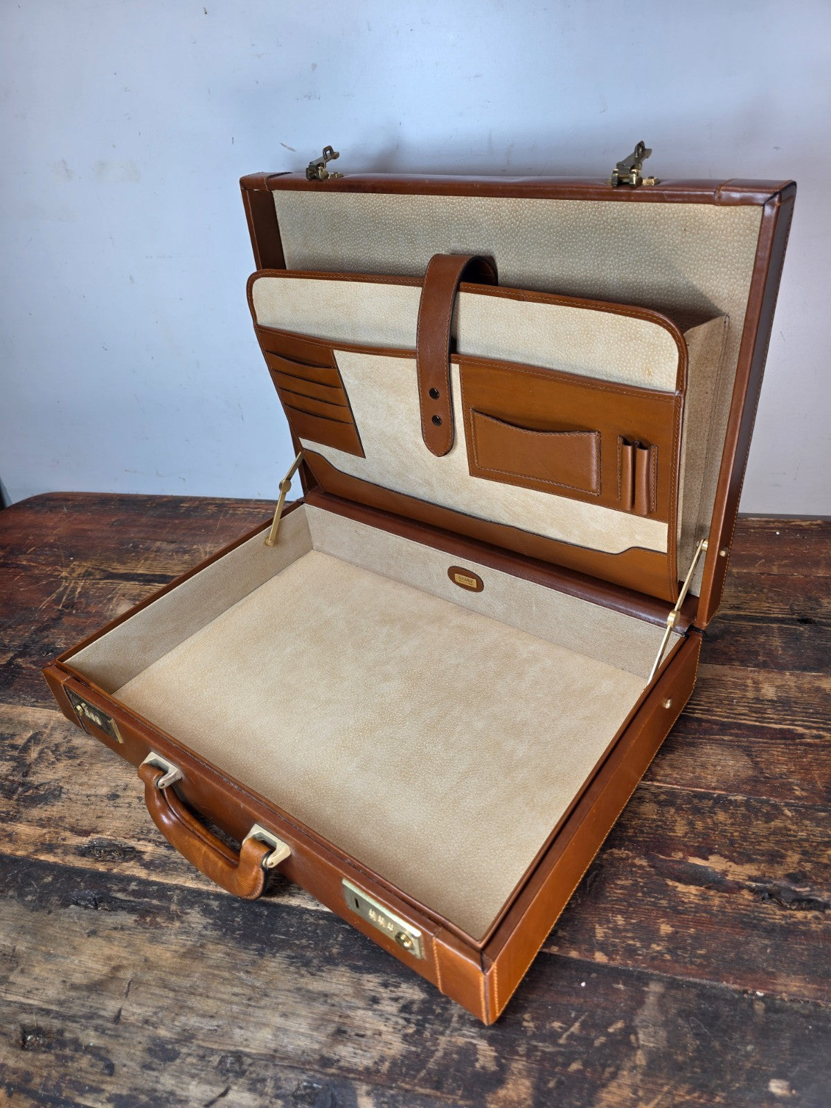 Bally Italy Leather Attache Briefcase CEO President Hard Case with Dust Cover