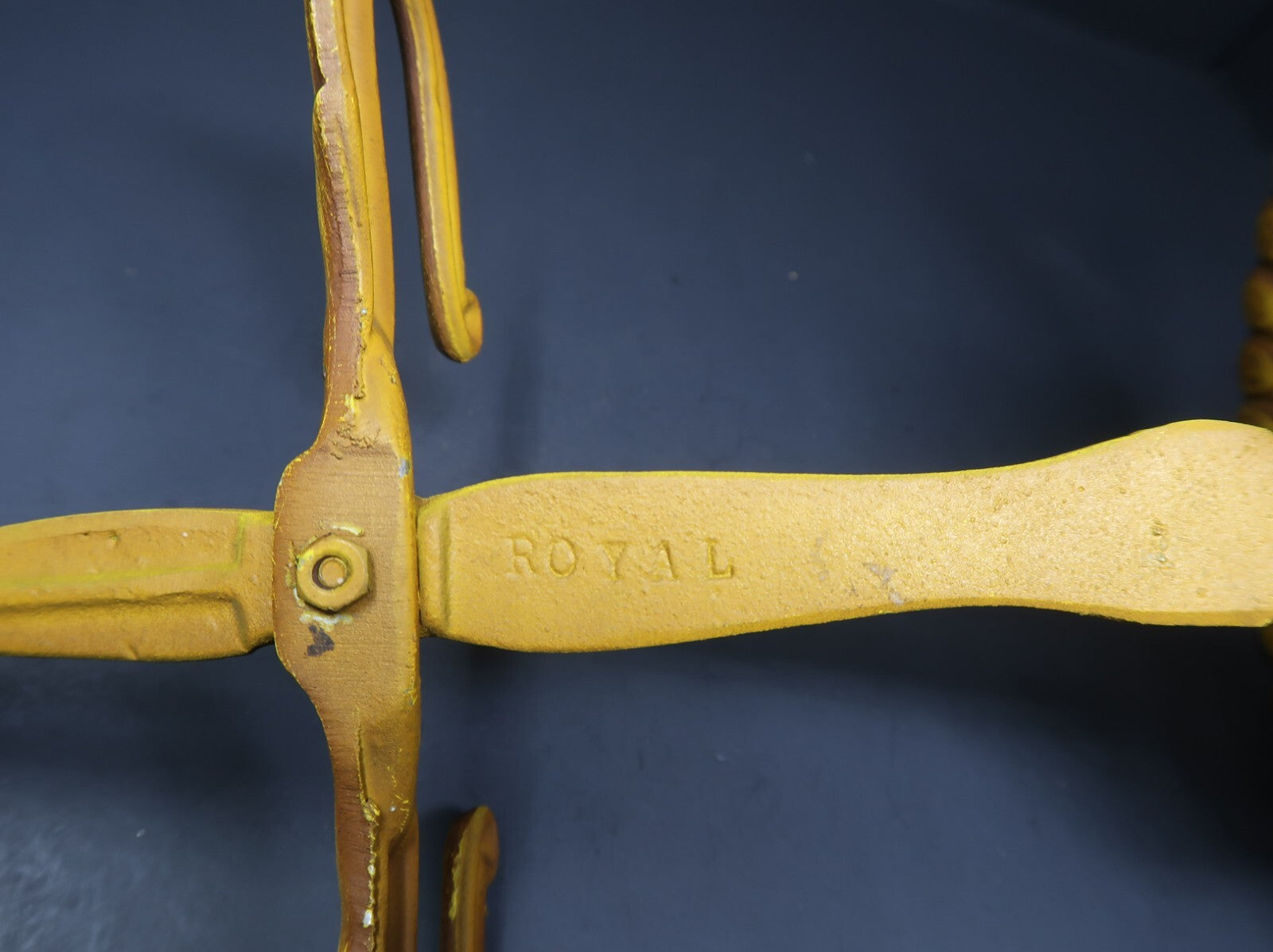 ROYAL Aluminum Hearth Tool Holder Yellow Victorian L 10.75” x D 10” x H 16.5”