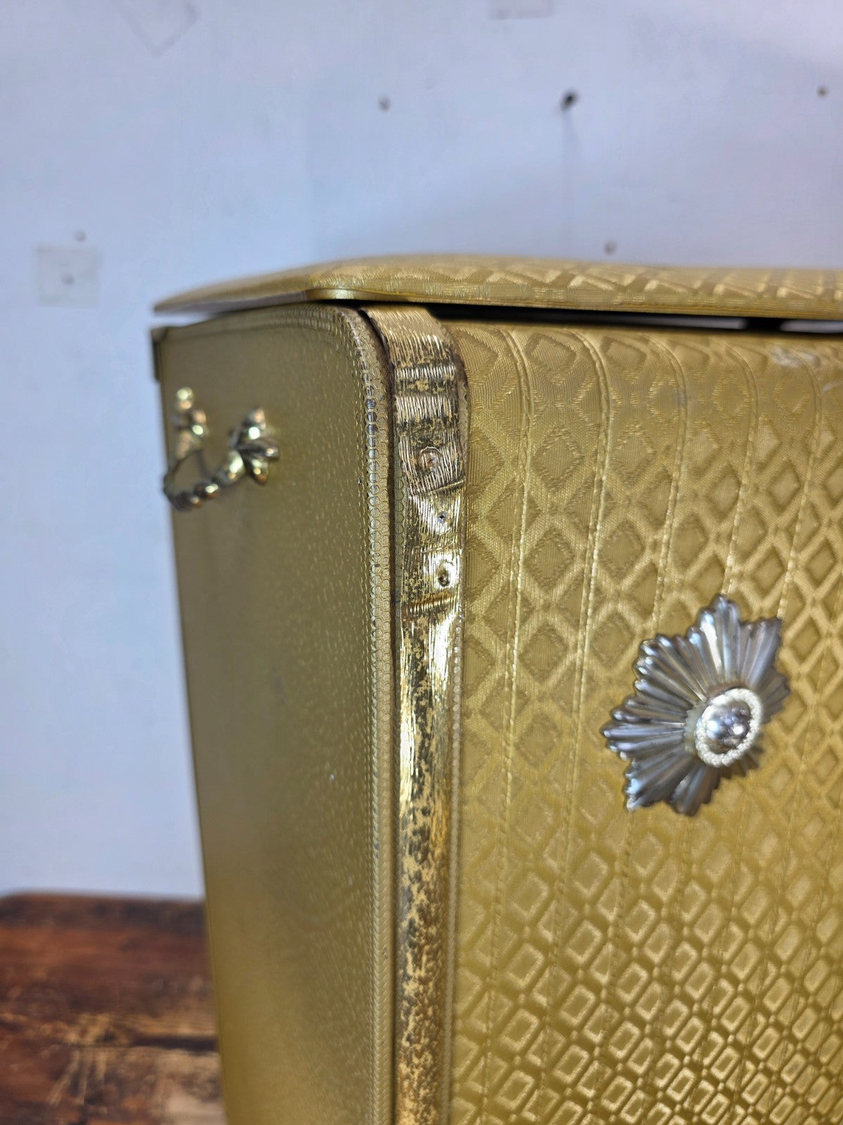 Vintage Pearl-Wick Clothes Hamper Gold Vinyl Woven Pattern 1960s Mid Century