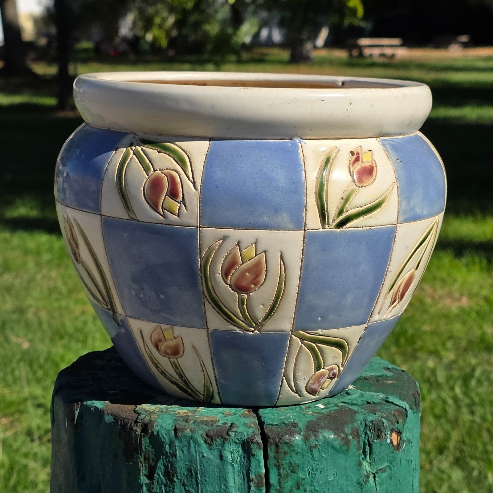 Studio Art Ceramic Planter Pot with Tulip Checkerboard Pattern Signed 9"Dia