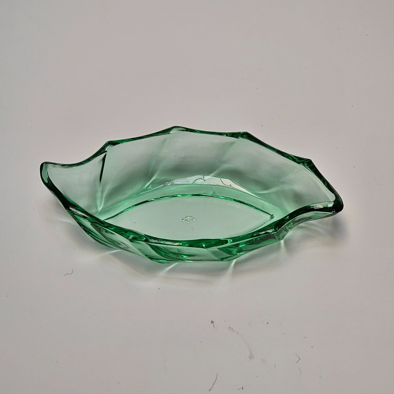Heisey 7" Twist Moongleam Pickle Dish