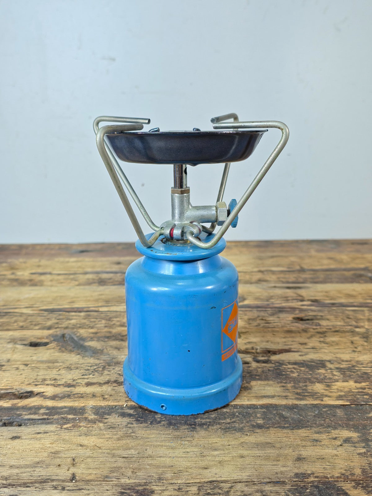 Vintage Camping Gaz “Super Bleuet” Portable Gas Stove – 1970s–80s, France