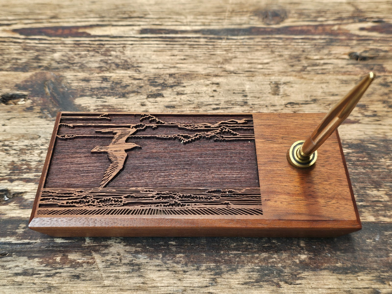 Laser-Engraved American Walnut Seagull Pen Holder