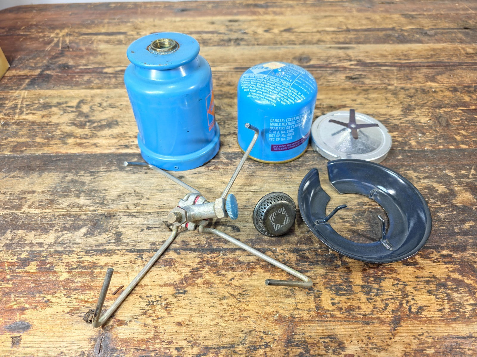 Vintage Camping Gaz “Super Bleuet” Portable Gas Stove – 1970s–80s, France