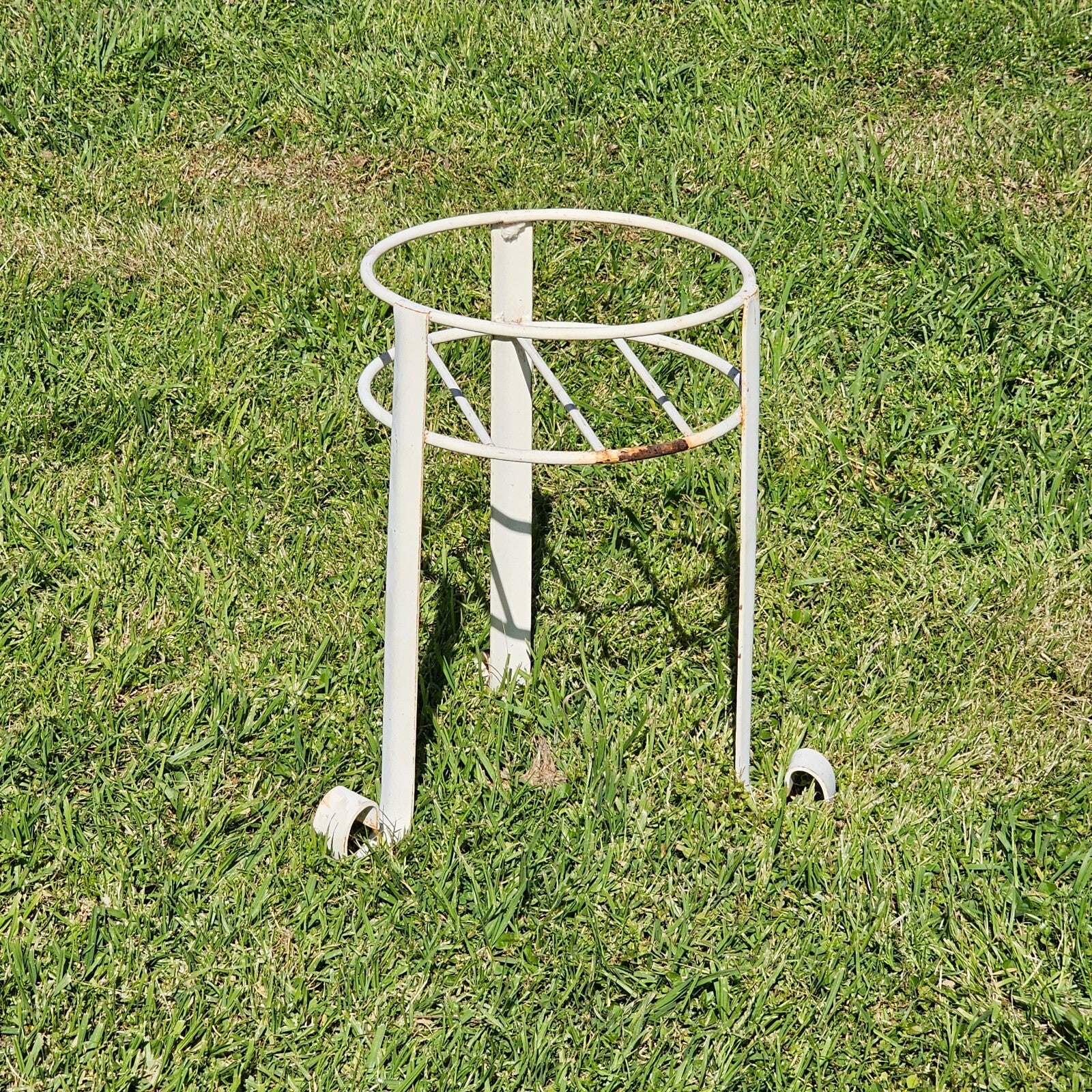 Vintage White Metal Scroll-Foot Plant Stand 15"H