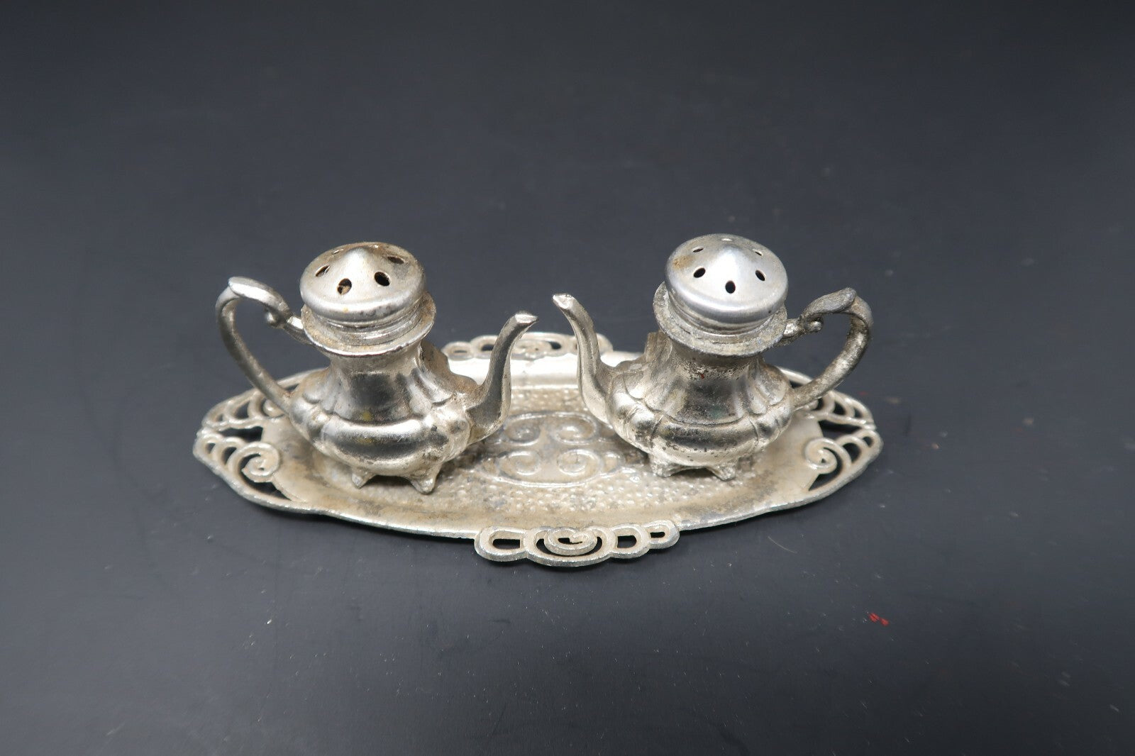 State Souvenir Las Vegas Metal Salt & Pepper Shaker with Tray Made In Japan