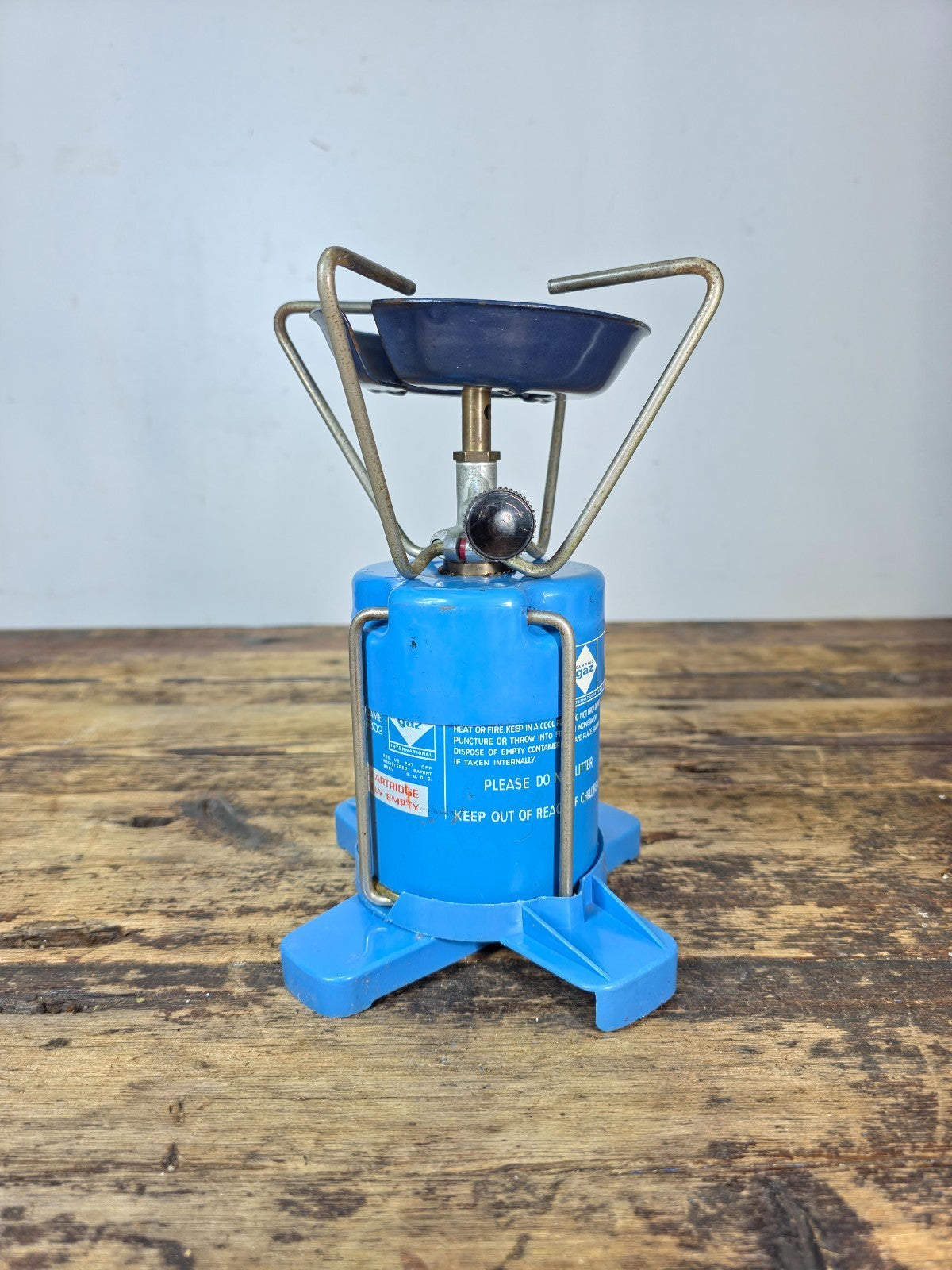Vintage Camping Gaz “Bleuet S200” Portable Gas Stove – France, 1970s–80s