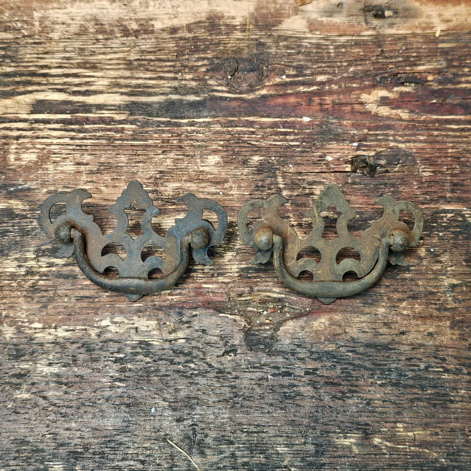 Set of 2 Vintage Rustic Drawer Pulls (B)