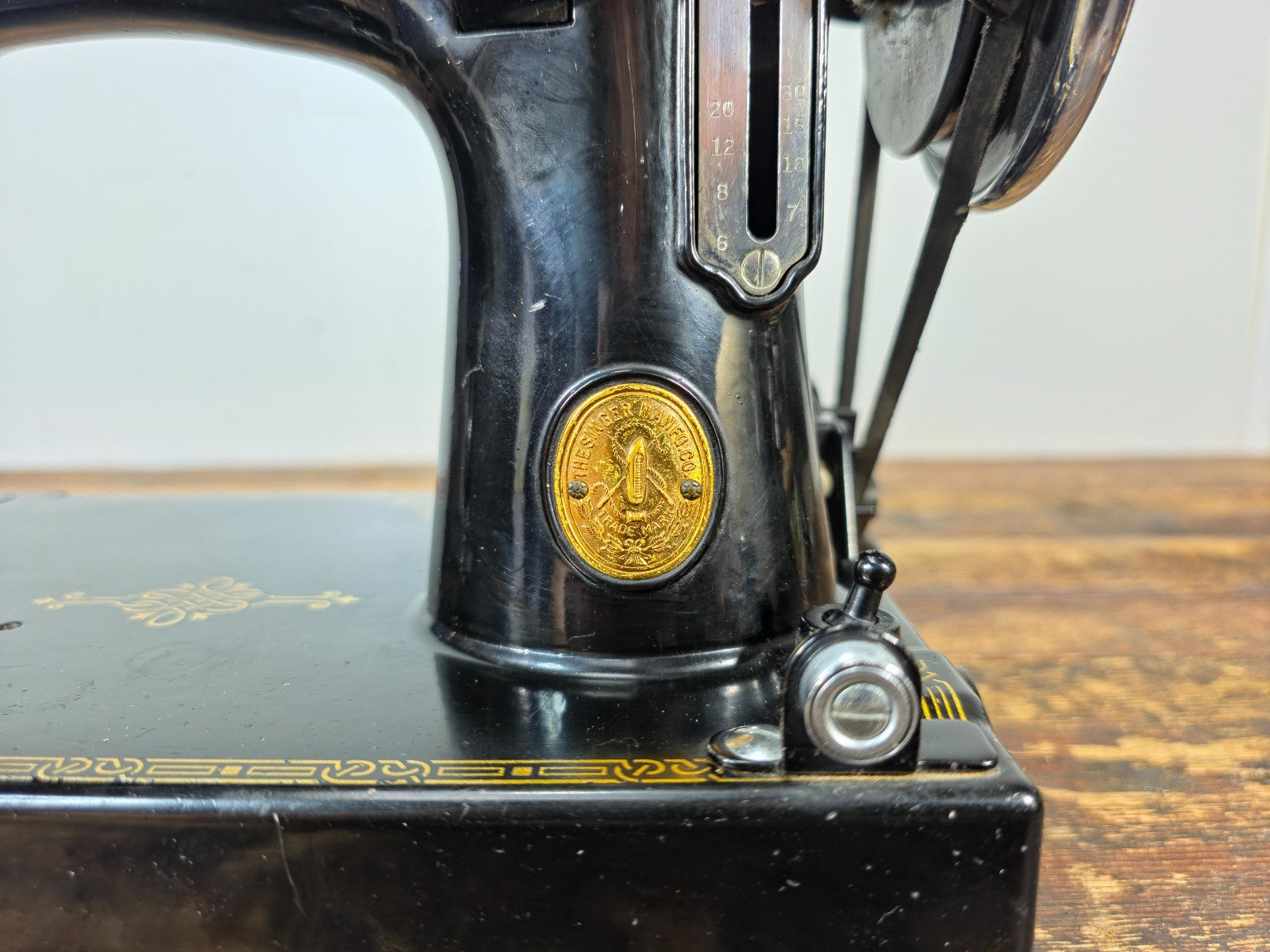 1937 Singer 221 Featherweight AE422265 – Early Scroll Faceplate — Motor Tested