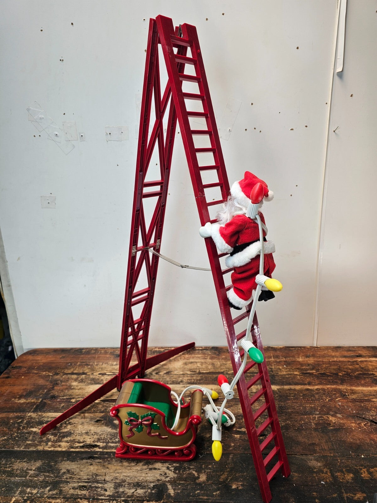 Vintage 1990s Mr Christmas Stepping Santa Ladder Climbing Musical (Works)