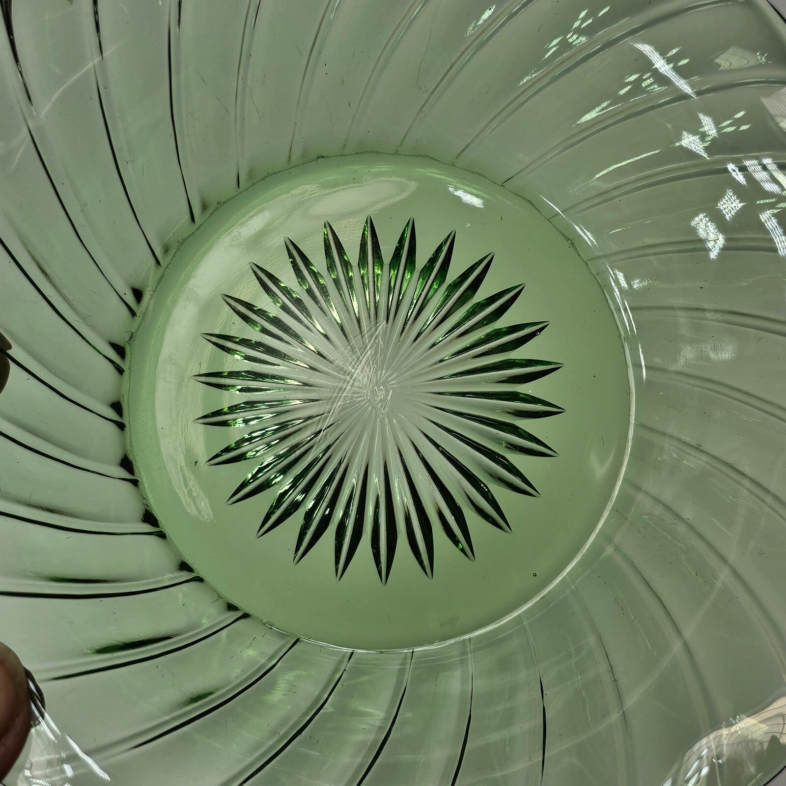 Heisey Moongleam Marcel Wave Swirl Green 6 3/8" Baked Apple Bowl