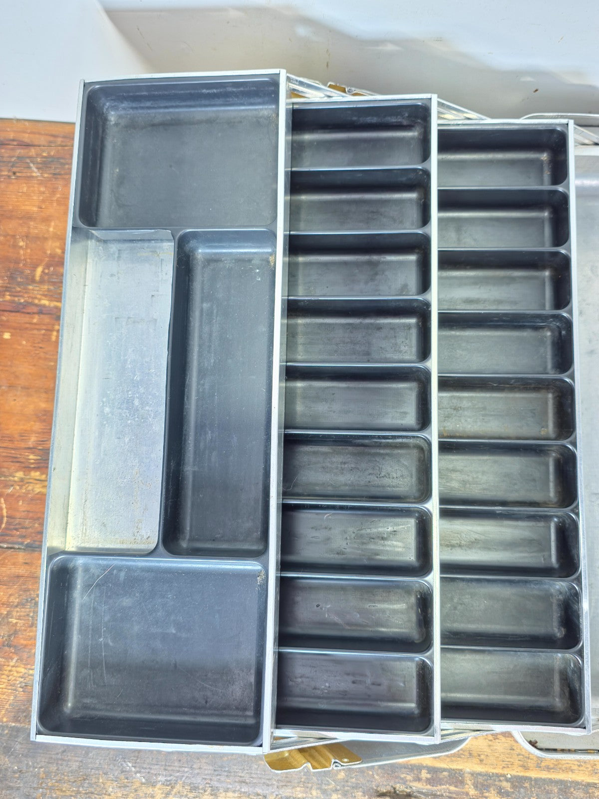 Vintage UMCO 1000A Aluminum Tackle Box 1960s 7-Tray Fishing Lure Case USA