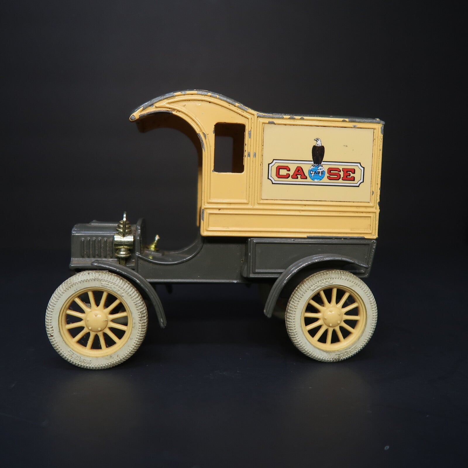 The ERTL CO. CASE Replica 1905 FORD's FIRST Deliver Car Made In USA