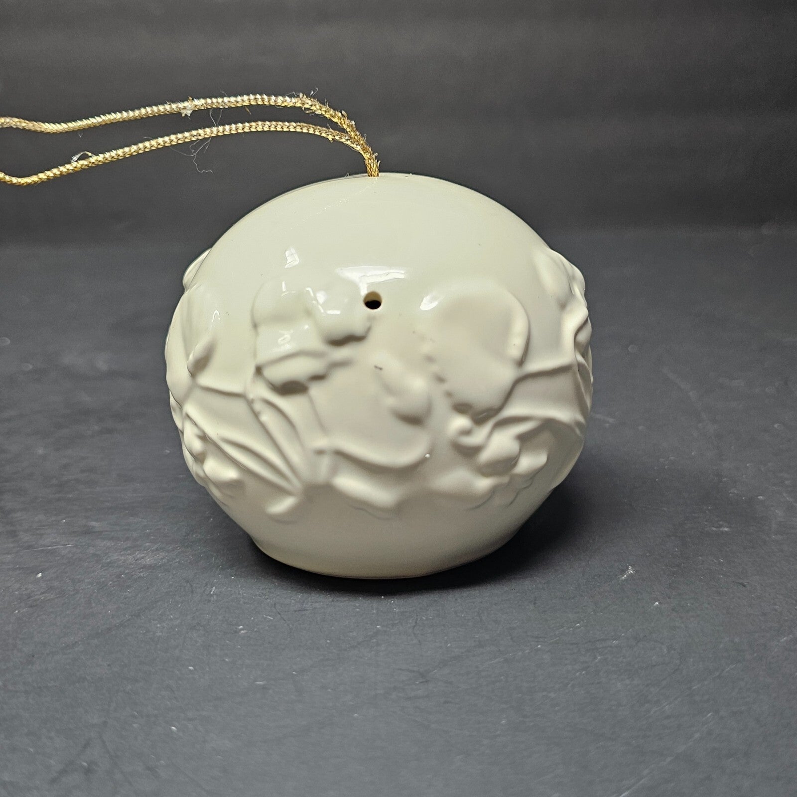 Vintage Ceramic Pomander 3" Dia x 2.5" H