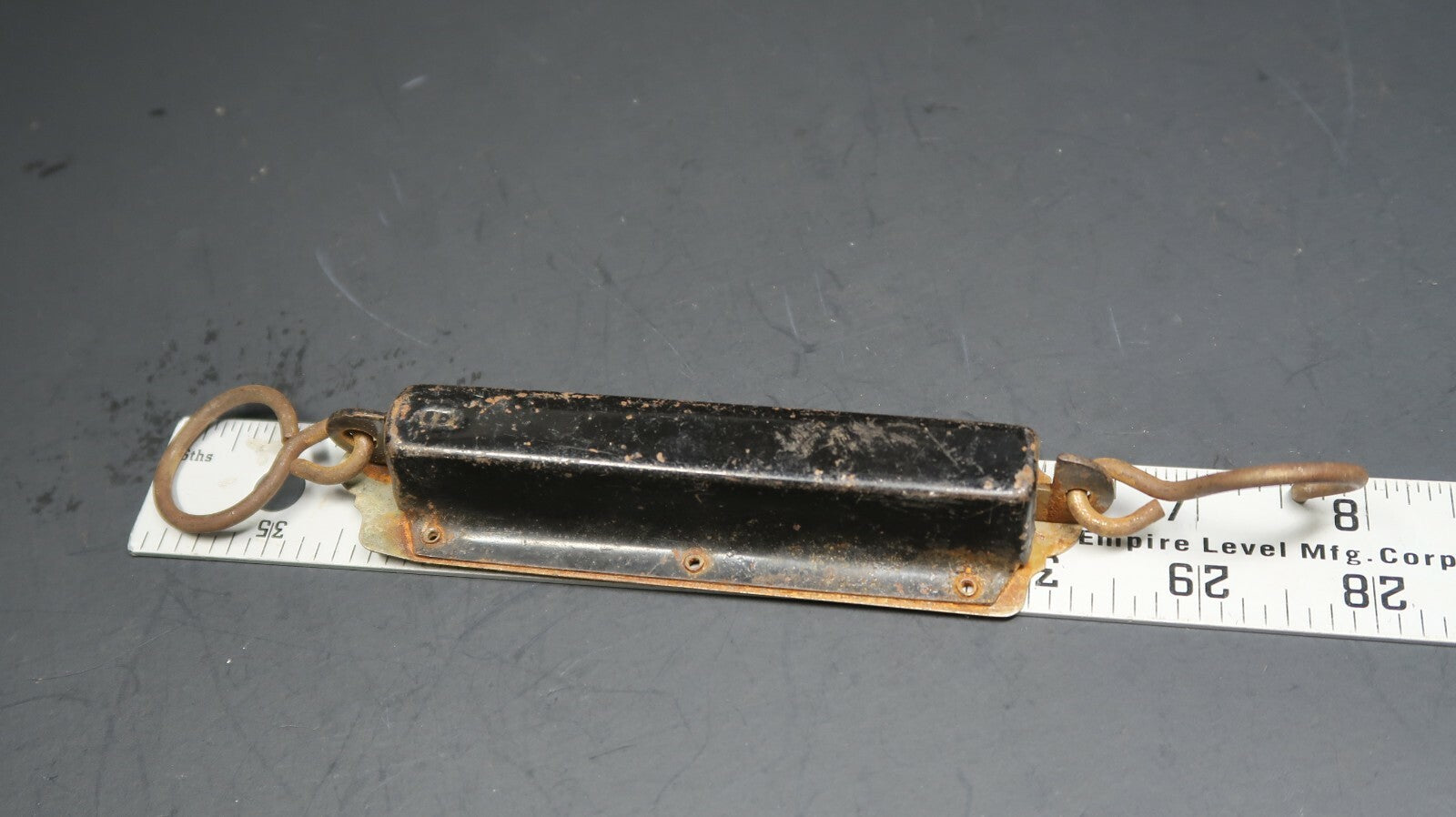 Vintage Chatillon Hanging Spring Scale 2000 Grams 62 Ounces
