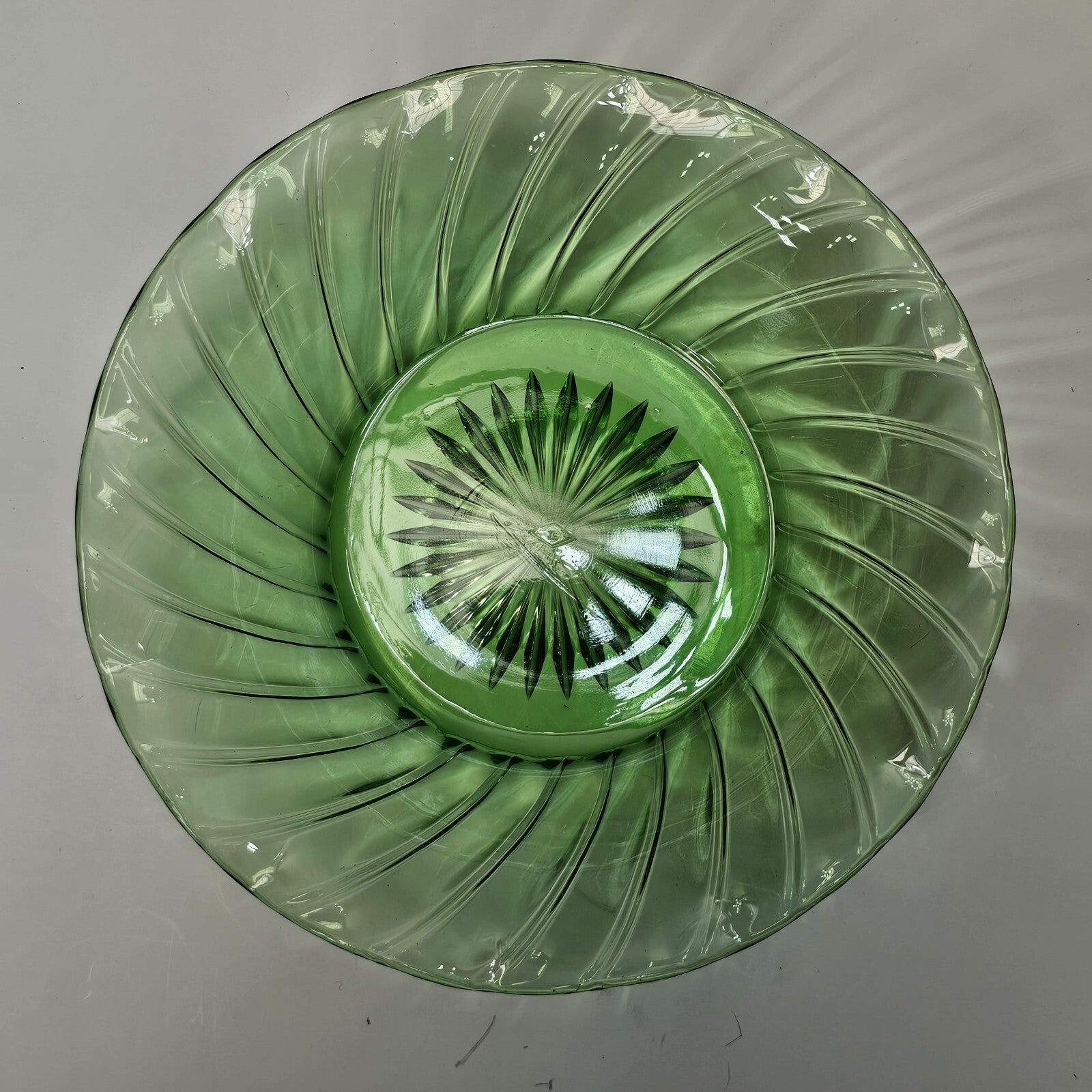 Heisey Moongleam Marcel Wave Swirl Green 6 3/8" Baked Apple Bowl