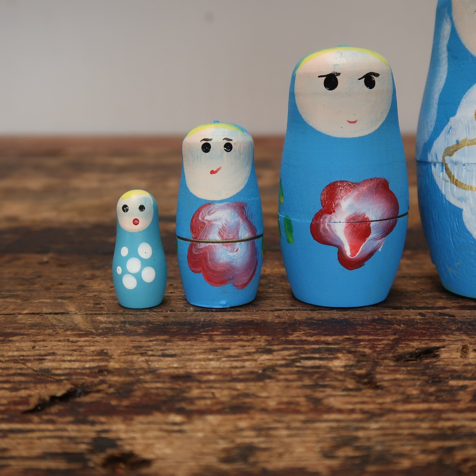 5 Hand Painted Nesting Russian Dolls Set Matryoshka Decor