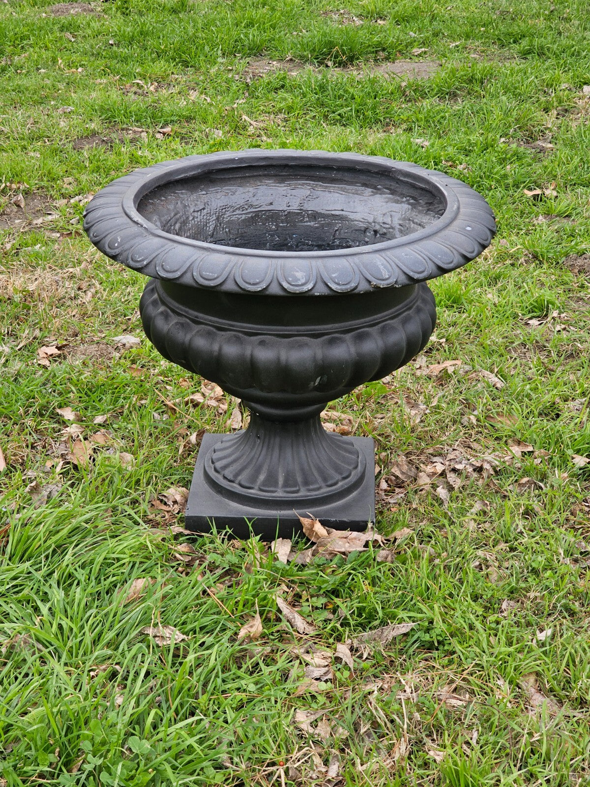 Fiber Clay Suffolk Urn Black Planter 22" Dia x 19" H