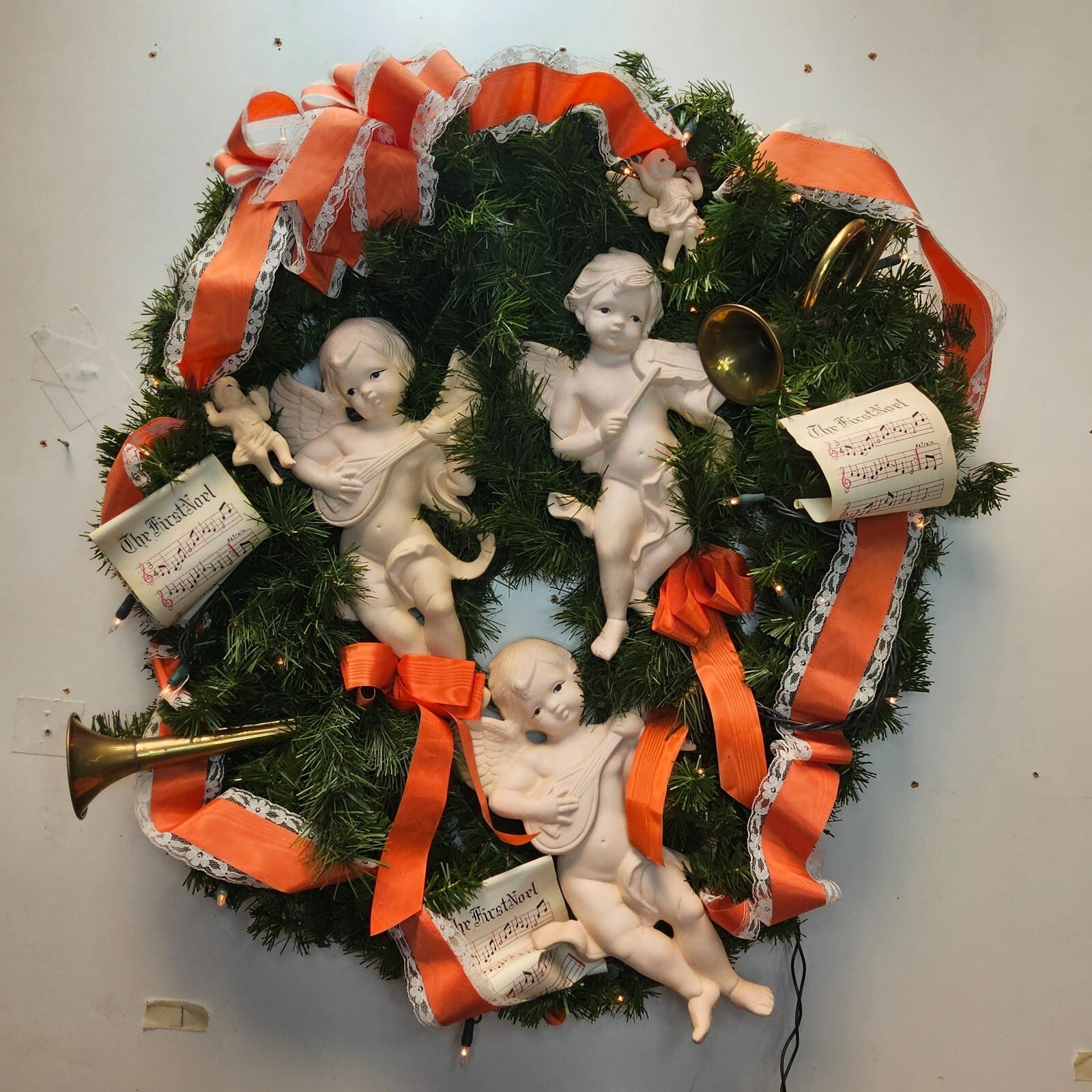 Christmas Wreath Sign 27” Diameter With 5 Bisque Angels.