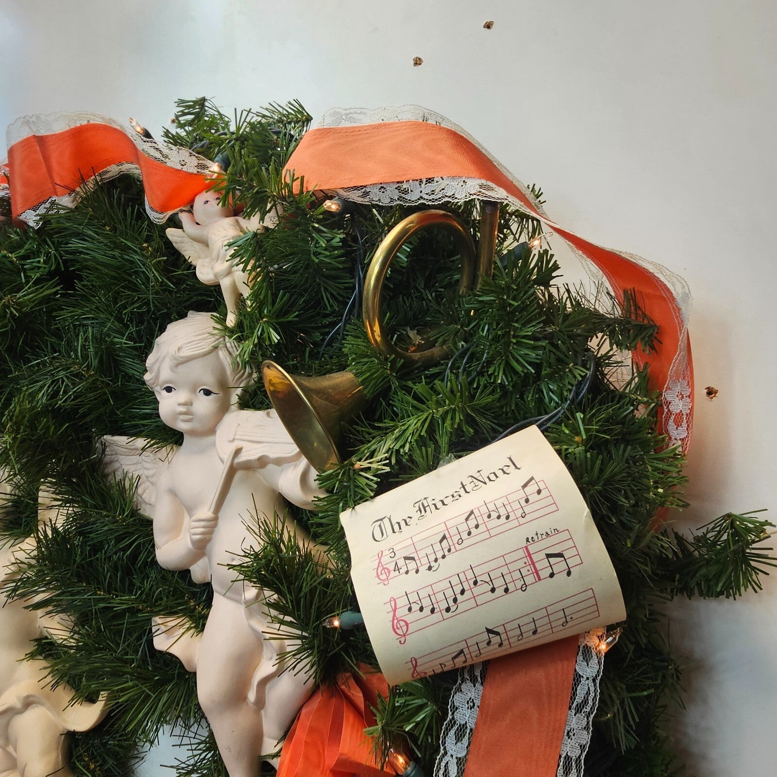 Christmas Wreath Sign 27” Diameter With 5 Bisque Angels.