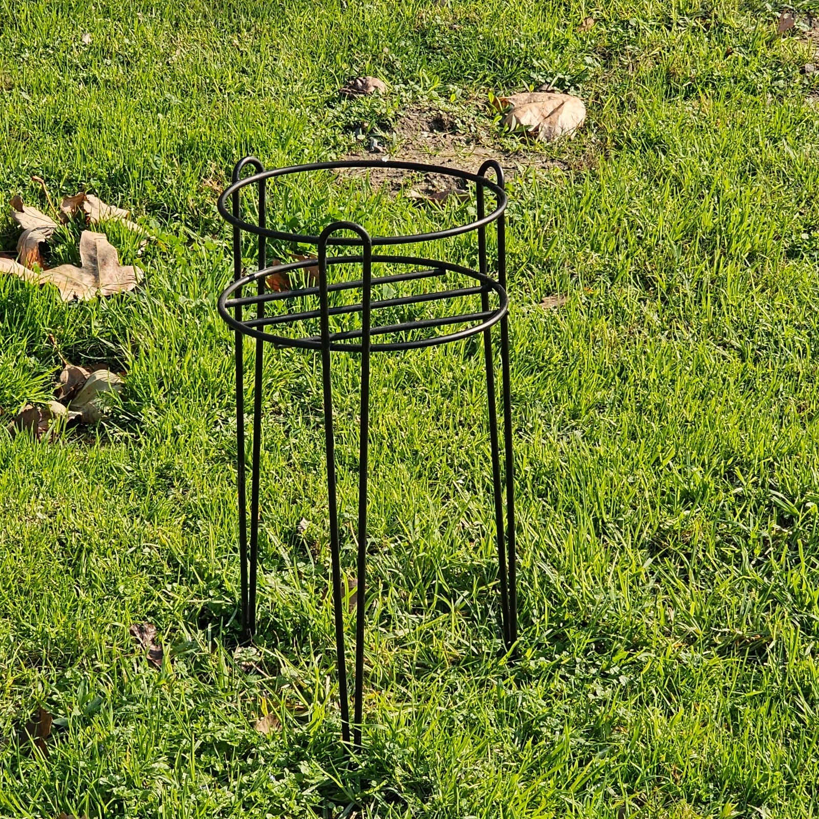 Black Metal Wire Plant Stand 21"H