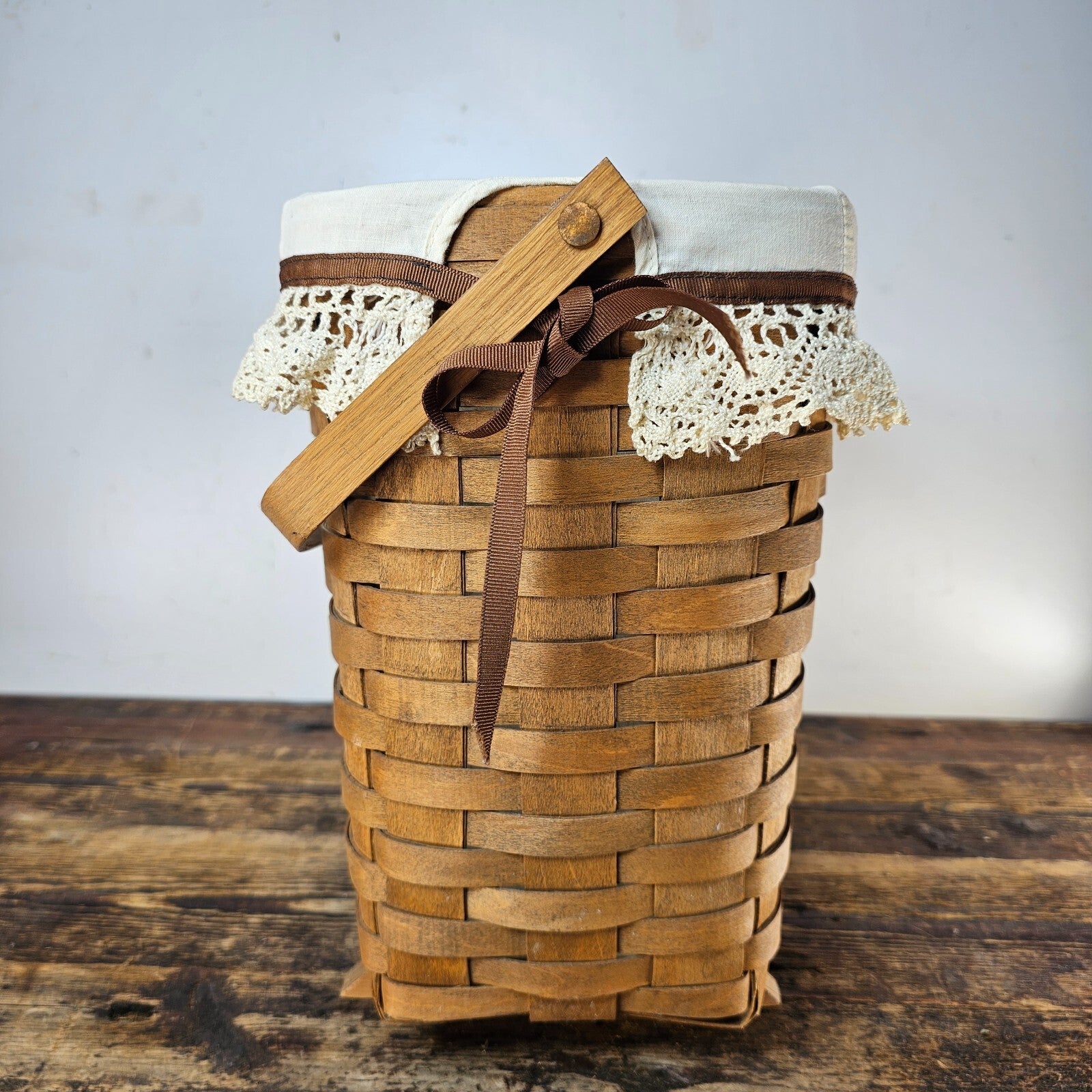 Longaberger Footed Magazine Basket-Swinging Handle With Original Liner 1985