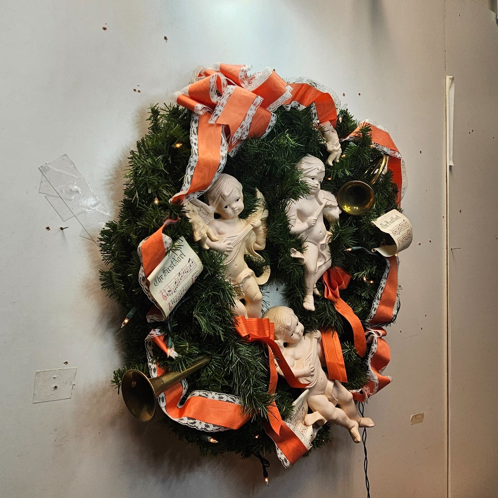 Christmas Wreath Sign 27” Diameter With 5 Bisque Angels.