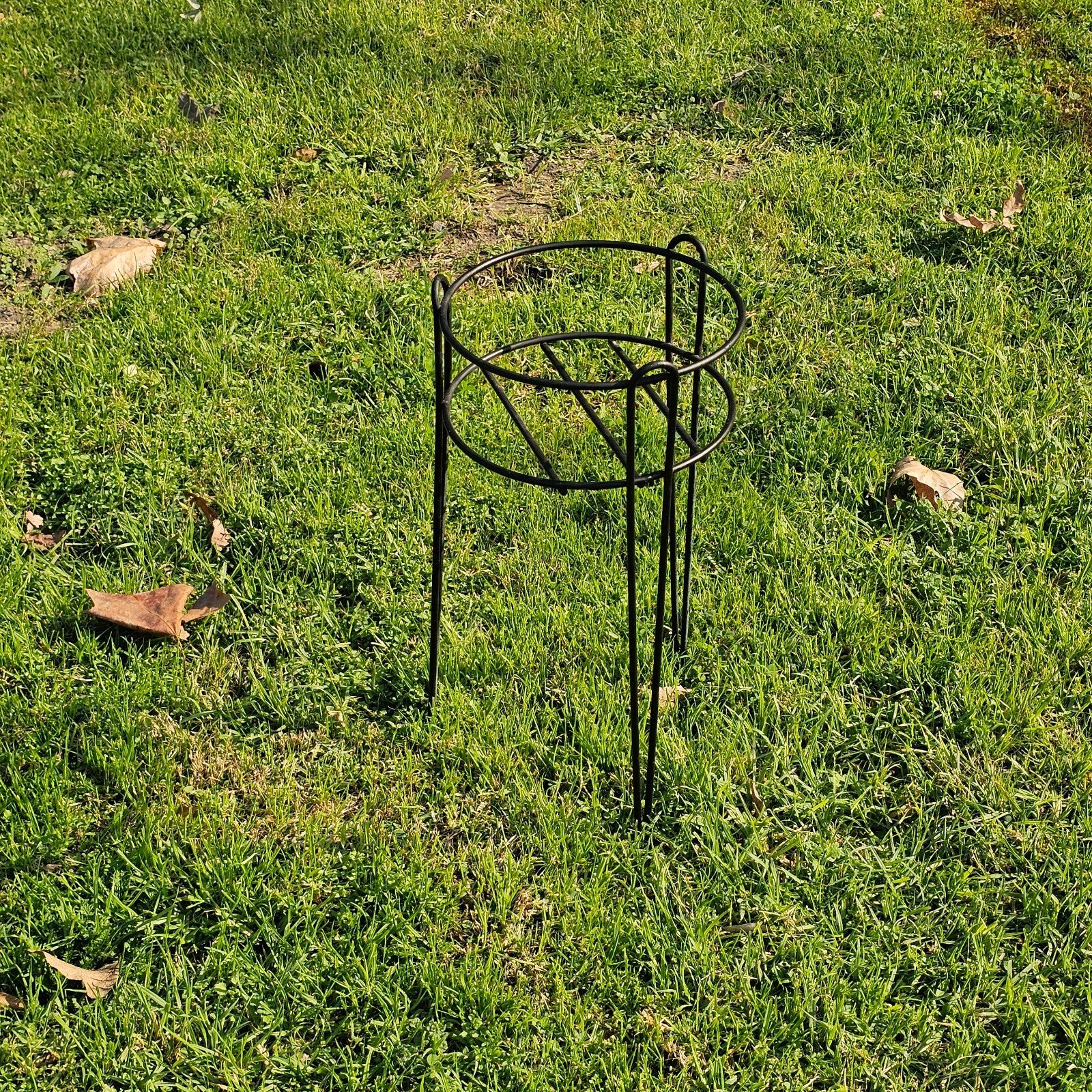 Black Metal Wire Plant Stand 21"H
