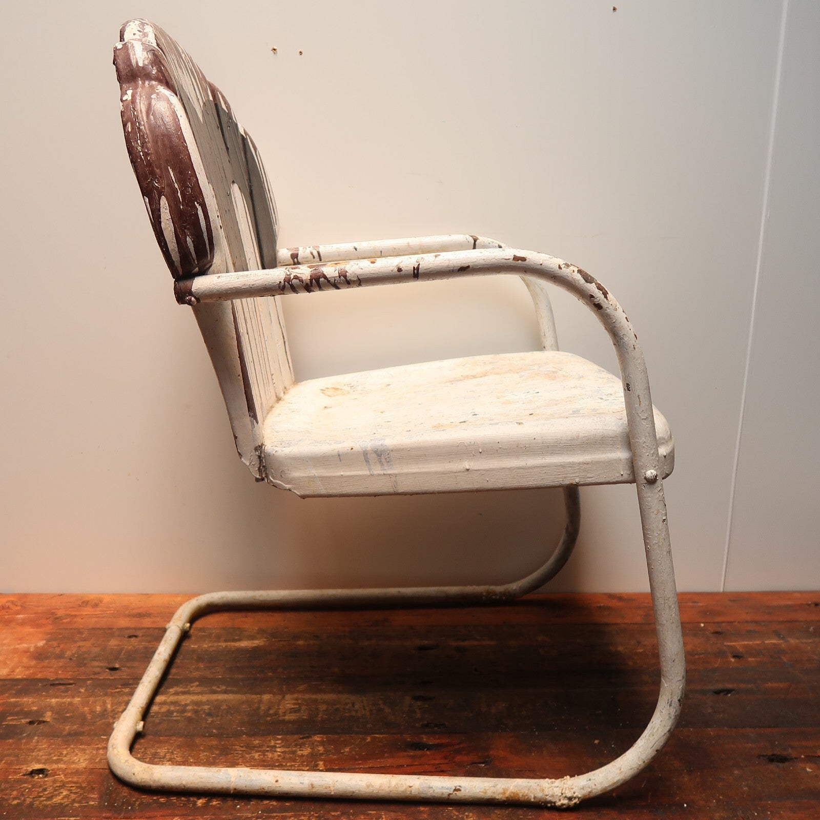 Vintage Metal Lawn Chair Clam Shell Scalloped Back