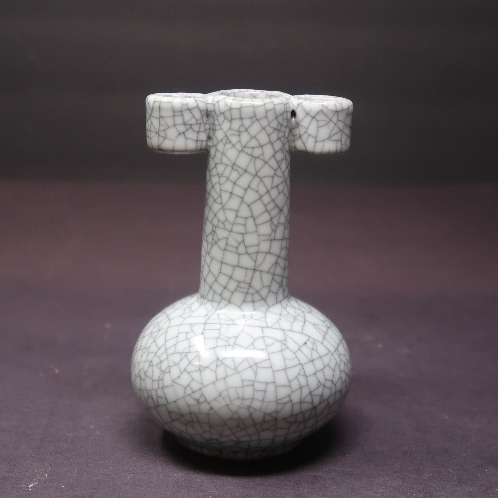 4.8" Chinese Porcelain Glazed Celadon Crackle Bottle Neck With Double Ears