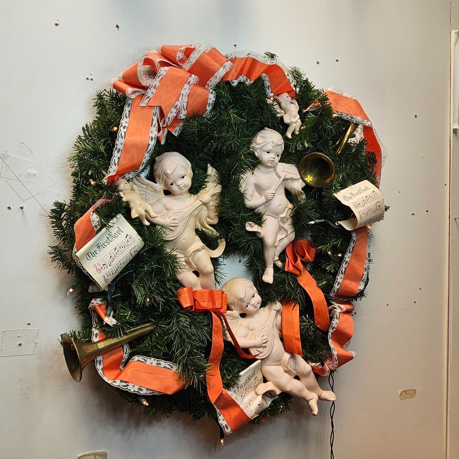 Christmas Wreath Sign 27” Diameter With 5 Bisque Angels.