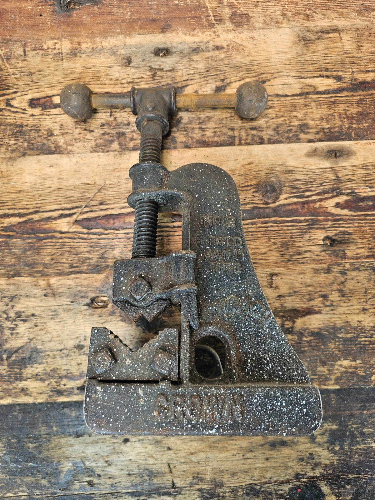 Antique CROWN Plumbers Pipe Vise No. 2