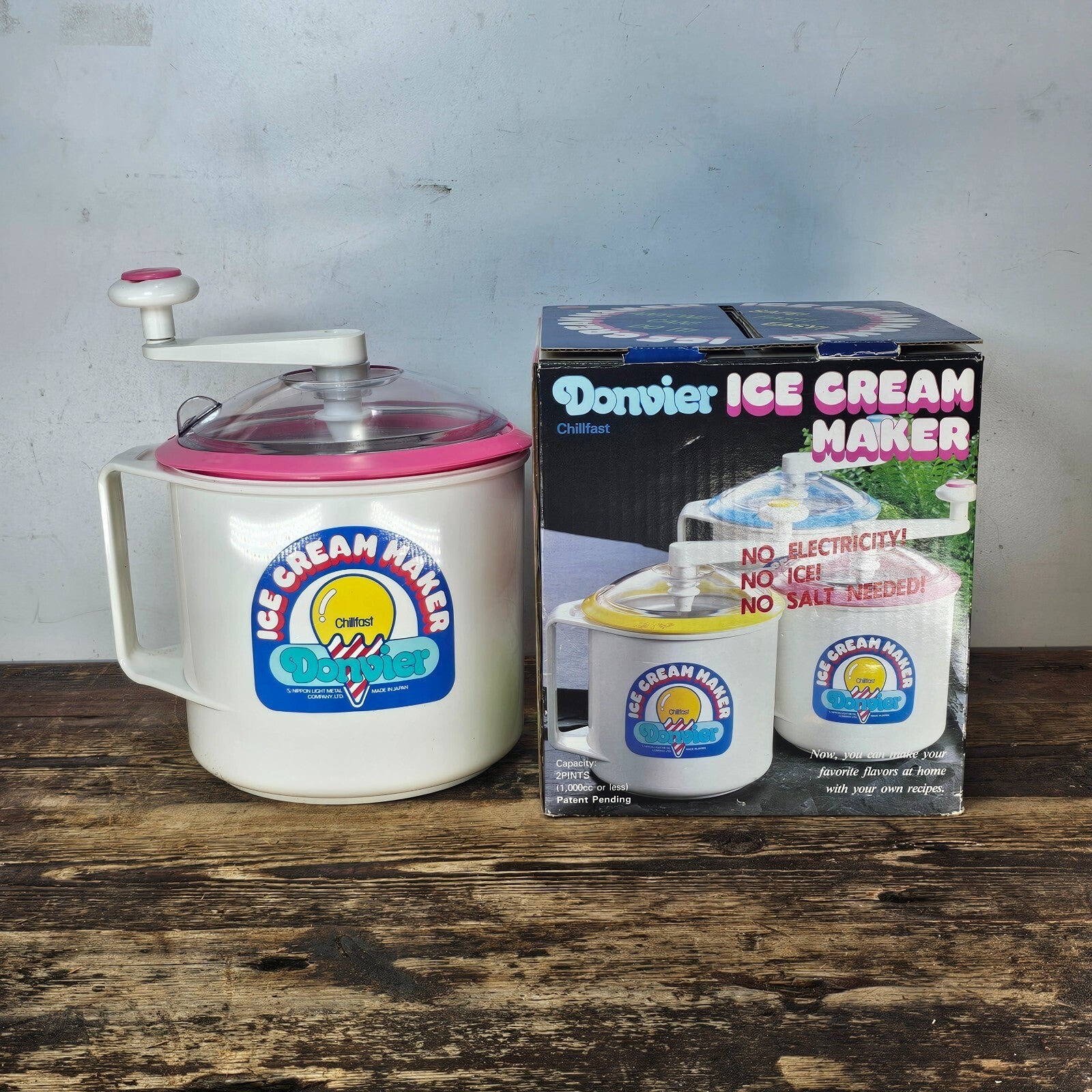 Donvier Ice Cream Maker 2 Pints Pink Trim Hand Crank