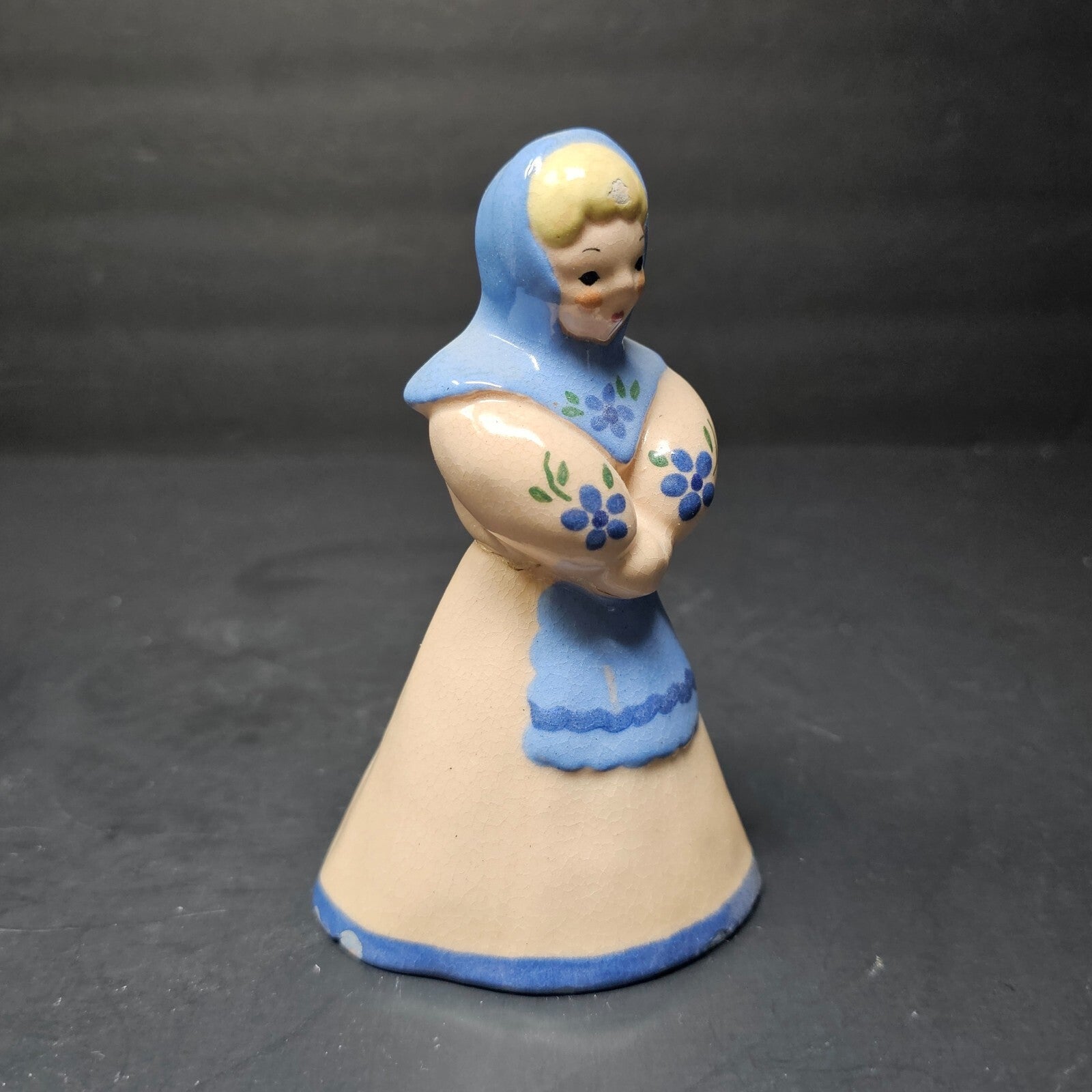 Kay Finch Prairie Girl Figurine Pink & Blue Flowers California Pottery (Damage)