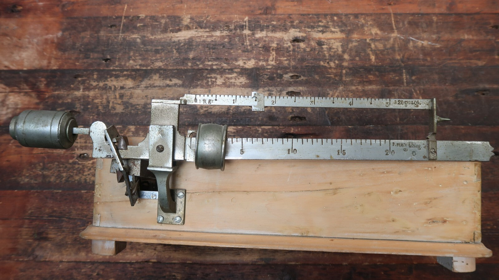 Antique P. VENTI CHILOG Scale Wood and Metal made In Italy