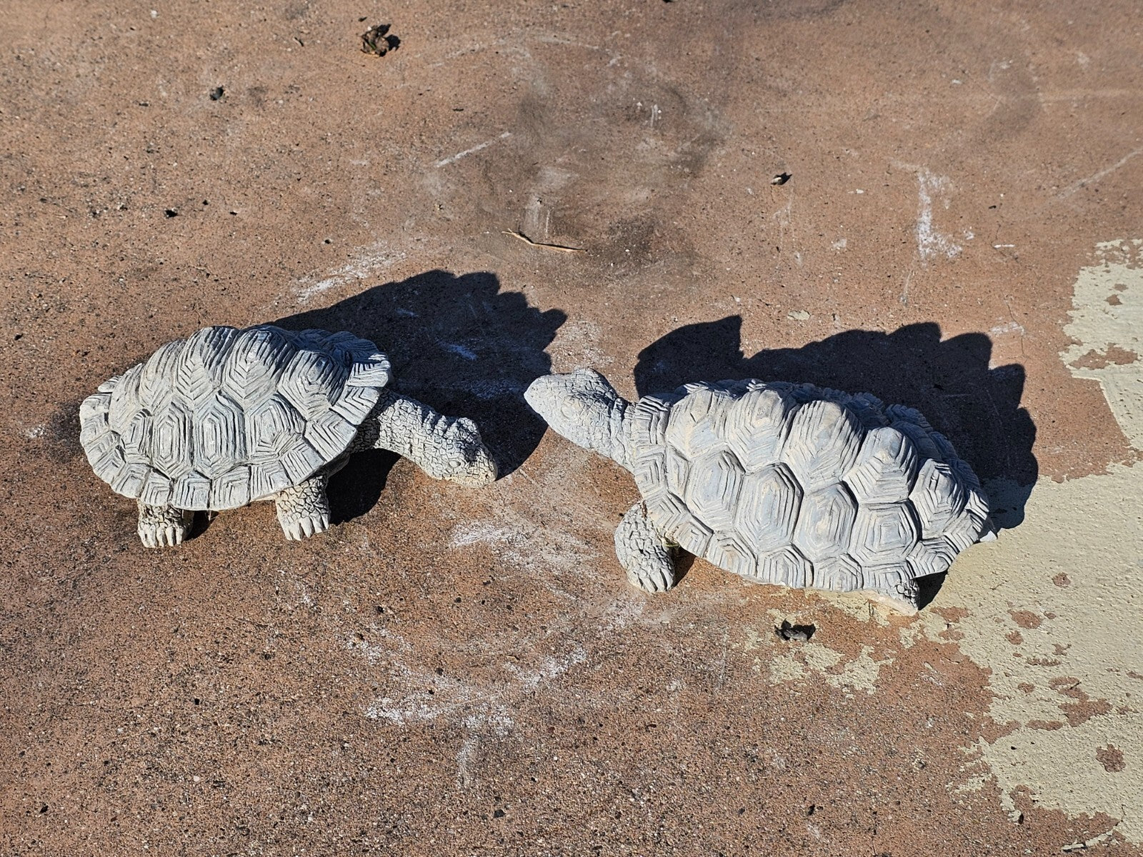 Set of 2 Plaster or Resin Tortoise Statue Outdoor Sculpture Home Lawn Patio Yard