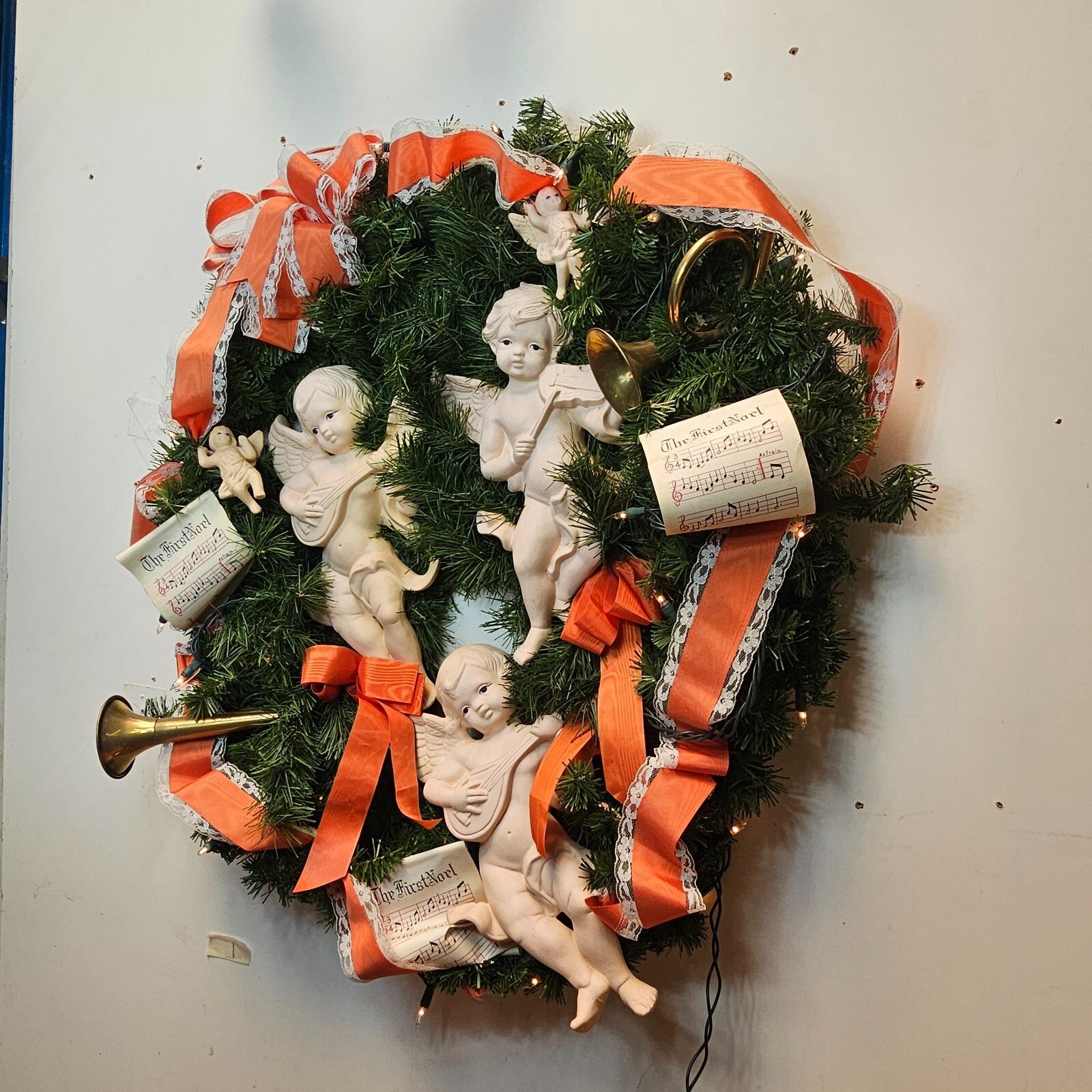 Christmas Wreath Sign 27” Diameter With 5 Bisque Angels.