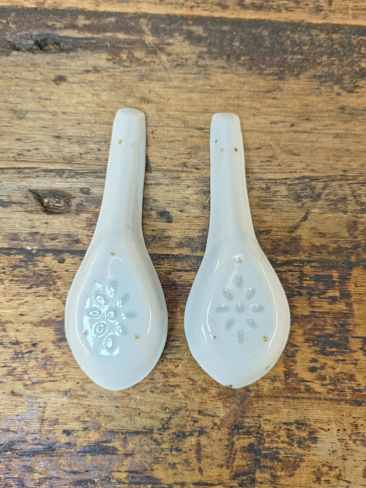 Vintage Chinese Porcelain Spoons Pair Blue White Red Gold, 5.5"