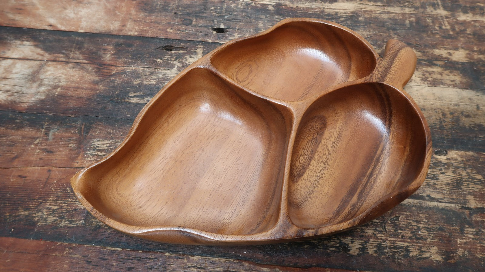 Vintage House of Monkey Pod Hawaii's Finest Leaf Shaped Wood Bowl 16" x 9.5"