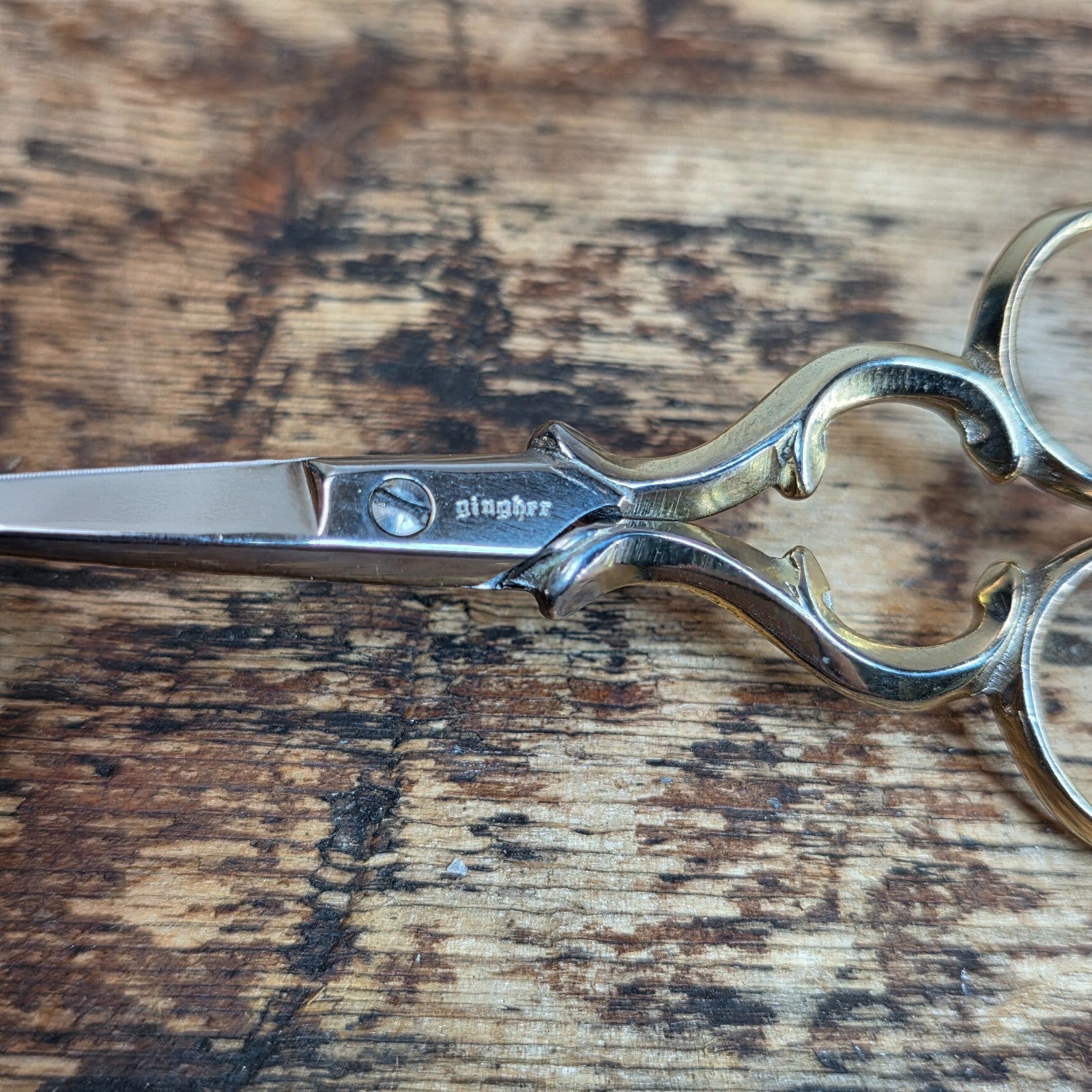 Gingher Collector Series Embroidery Scissors G-CS-2 w/ Leather Sheath Germany