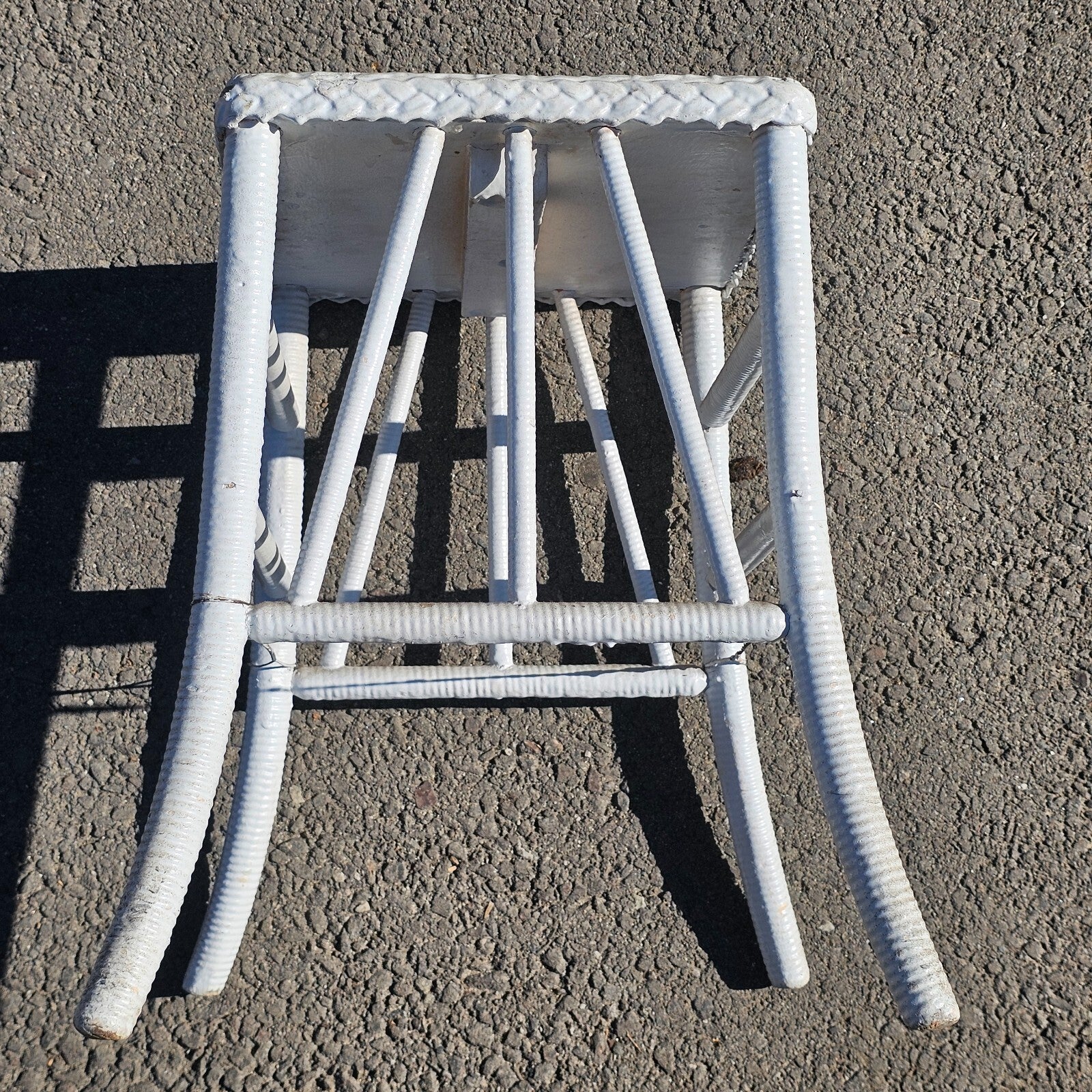 Petite Vintage White Wicker Side Table / Stool / Plant Stand 17.5"H