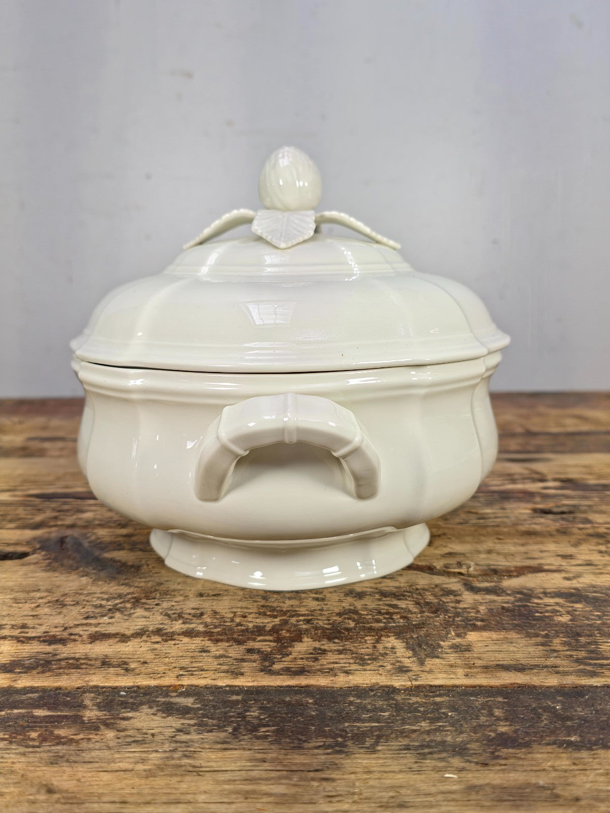 Villeroy & Boch Manoir Round Covered Vegetable 7.5"